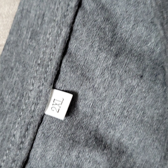 Women's T-Shirt. 2XL but fits like Large and XL fits like Medium. Grey/White. - Picture 2 of 3